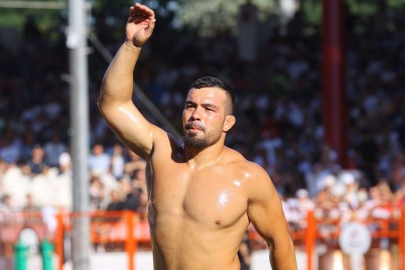 Yusuf Can Zeybek'in hedefi altın kemerin ebedi sahibi olmak