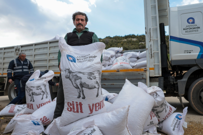 Büyükşehir’in yem desteği yüzleri güldürüyor