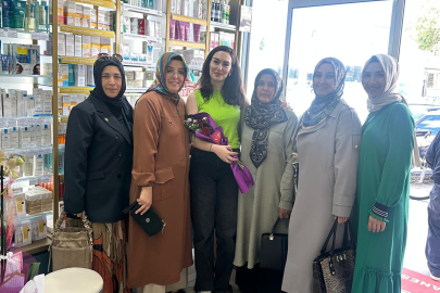 Saadetli kadınlardan Eczacılara anlamlı ziyaret