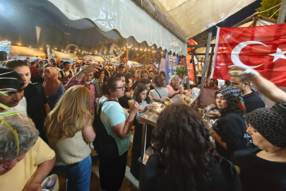 Korkuteli Belediyesi Alanya Uluslararası Kültür Festivalinin İlk Gününde Takdir Topladı