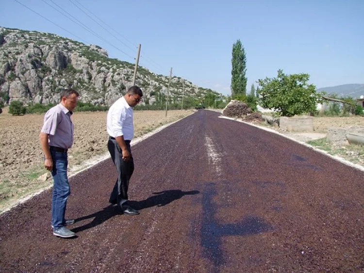 Korkuteli Belediyesi asfalt  çalışmalarına devam ediyor