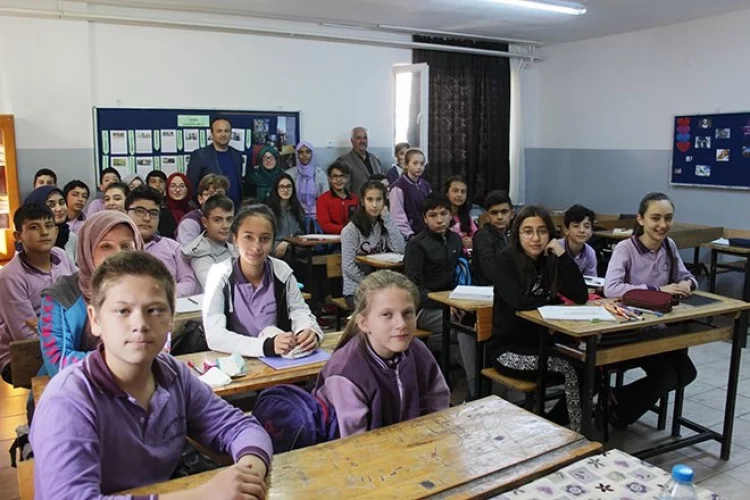 “Eğitimde 1 numara Mehmet Akif Ersoy Ortaokulu”