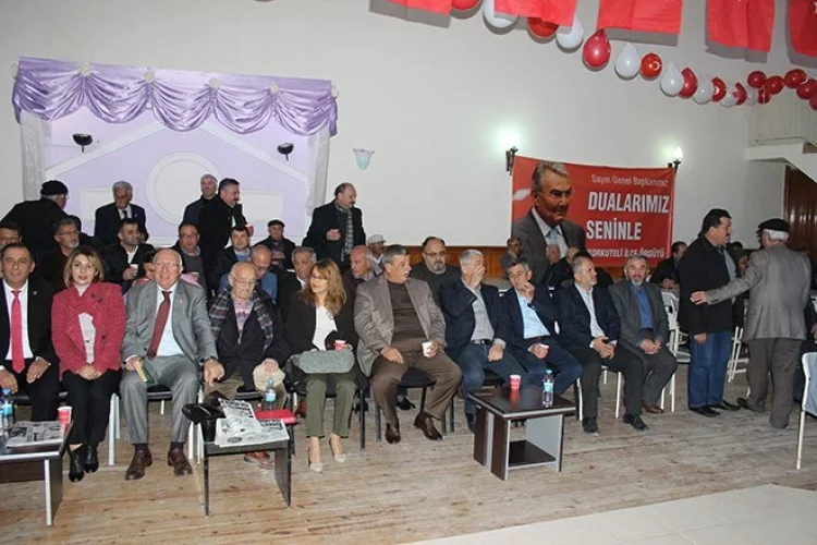 Saadet CHP kongresine katıldı